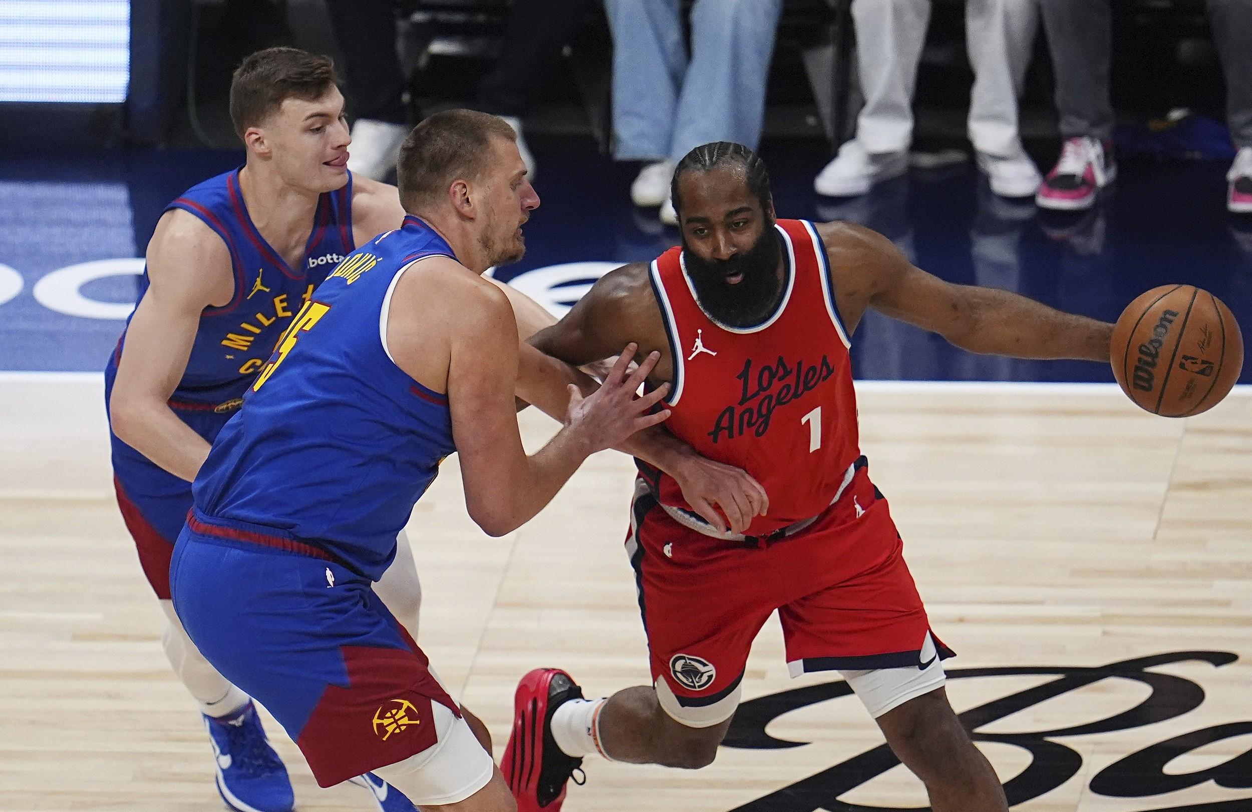 爱游戏大厅 -包含蒂姆连续七场比赛得分超过突破纪录，雄鹿挑战极限！的词条